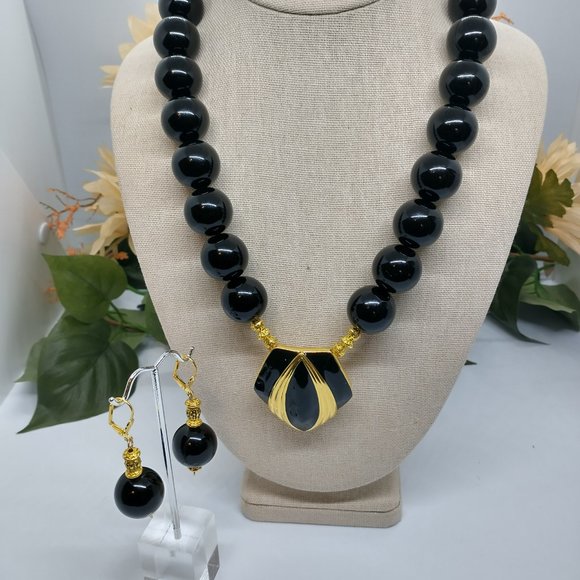 Necklace Black and Gold Chunky Statement Necklace and  Earrings - Picture 7 of 8